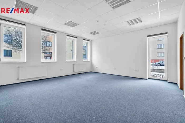 Pronájem kanceláře, Hradec Králové - Slezské Předměstí, Sládkova, 170 m2