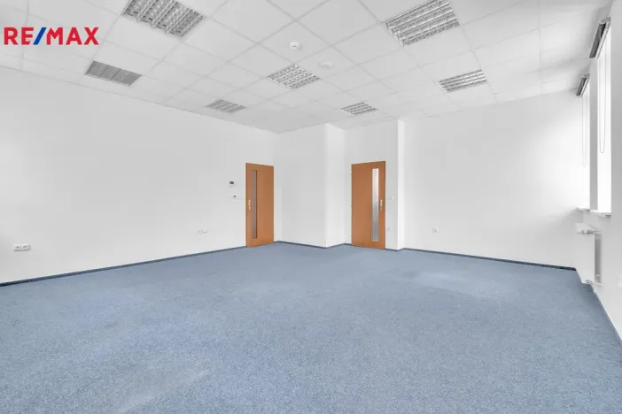 Pronájem kanceláře, Hradec Králové - Slezské Předměstí, Sládkova, 170 m2