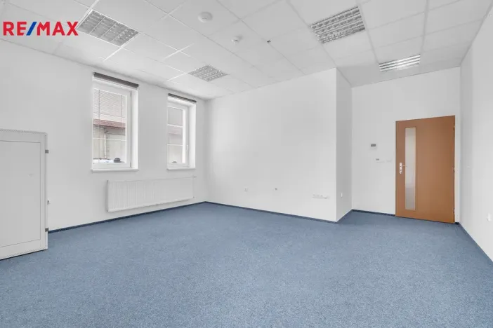 Pronájem kanceláře, Hradec Králové - Slezské Předměstí, Sládkova, 170 m2