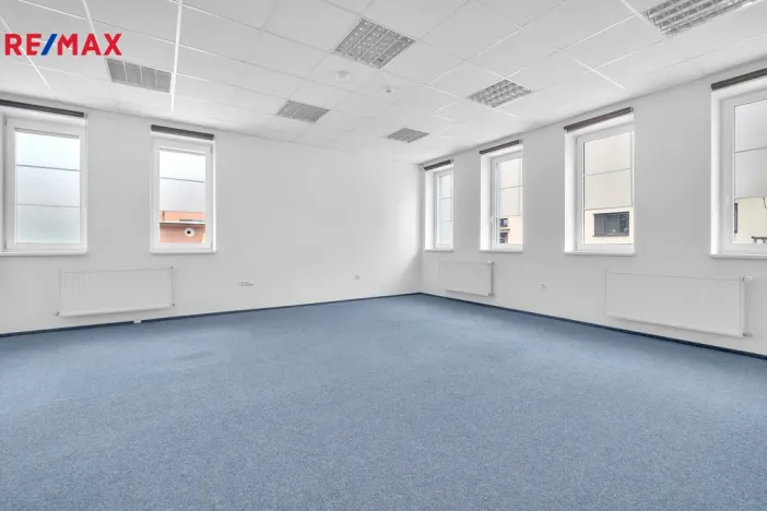 Pronájem kanceláře, Hradec Králové - Slezské Předměstí, Sládkova, 170 m2