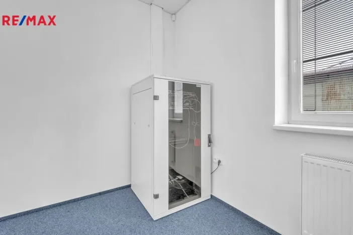 Pronájem kanceláře, Hradec Králové - Slezské Předměstí, Sládkova, 170 m2