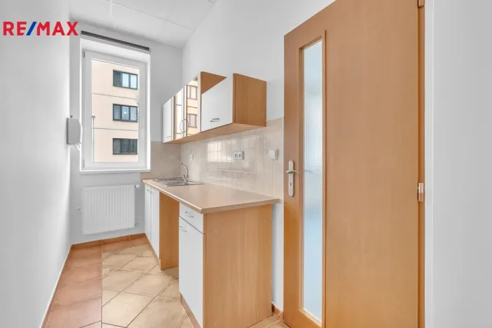 Pronájem kanceláře, Hradec Králové - Slezské Předměstí, Sládkova, 170 m2