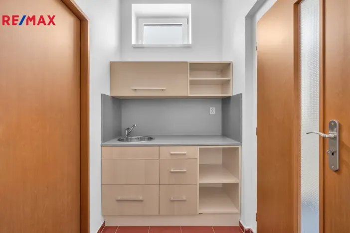 Pronájem kanceláře, Hradec Králové - Slezské Předměstí, Sládkova, 170 m2