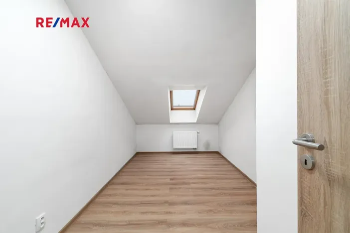 Pronájem bytu 2+kk, Plzeň, Skvrňanská, 37 m2