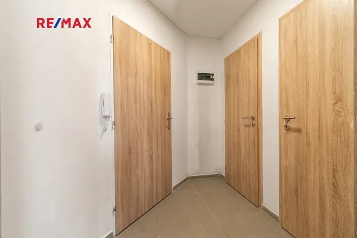 Pronájem bytu 2+kk, Plzeň, Skvrňanská, 37 m2