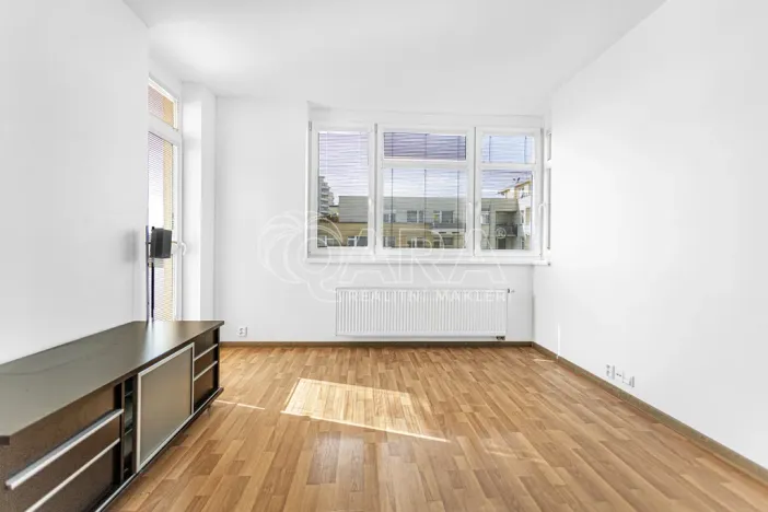 Pronájem bytu 3+kk, Praha - Řepy, Skuteckého, 74 m2