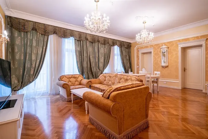 Prodej bytu 3+1, Karlovy Vary, Divadelní náměstí, 113 m2