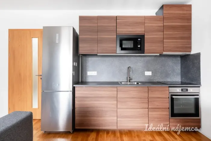 Pronájem bytu 1+kk, Praha - Hloubětín, Waltariho, 37 m2