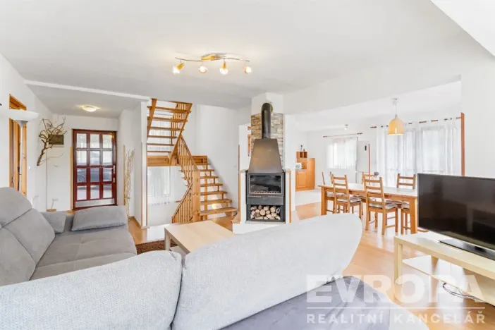 Prodej rodinného domu, Ústí nad Labem - Hostovice, Hostovická, 300 m2