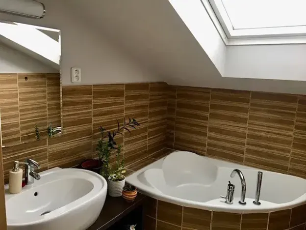 Pronájem bytu 2+kk, Liberec, Bánskobystrická, 64 m2