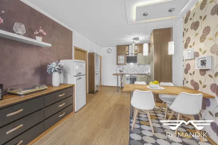 Prodej bytu 2+kk, Praha - Prosek, Kytlická, 53 m2