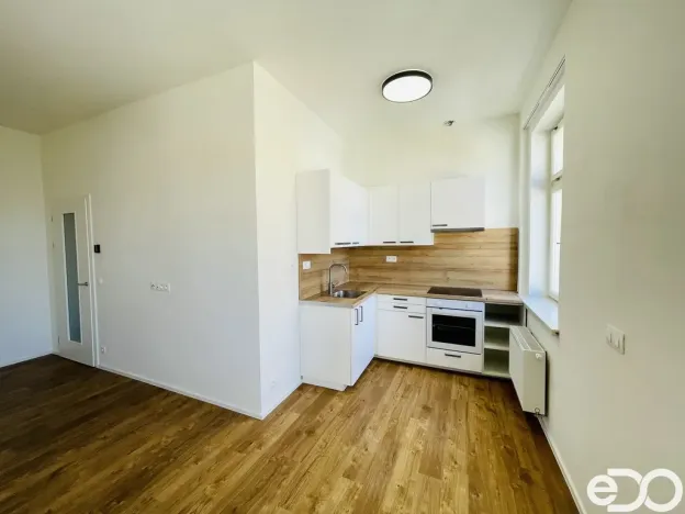 Pronájem bytu 2+kk, Praha - Smíchov, Svornosti, 47 m2