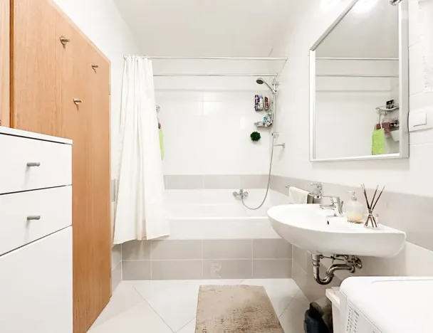 Prodej bytu 2+kk, Praha - Horní Měcholupy, Modenská, 54 m2