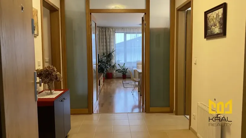 Pronájem bytu 2+kk, Praha - Prosek, Valečovská, 68 m2