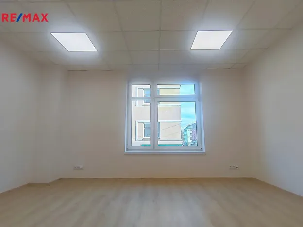Pronájem kanceláře, Ostrava - Mariánské Hory, U Vodojemu, 88 m2