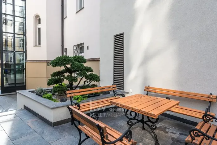 Pronájem bytu 3+1, Praha - Smíchov, Štefánikova, 121 m2