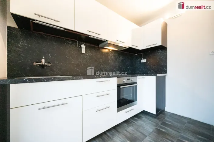 Pronájem bytu 2+1, Třeboň - Třeboň II, Souběžná, 47 m2