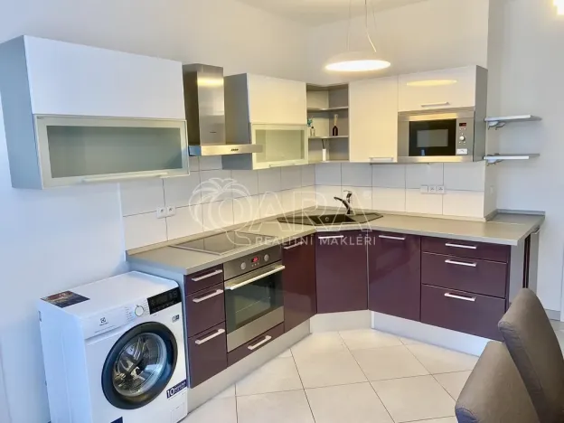 Pronájem bytu 1+1, Praha - Podolí, Na Zlatnici, 38 m2