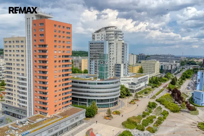 Prodej obchodního prostoru, Praha - Stodůlky, Sluneční náměstí, 109 m2