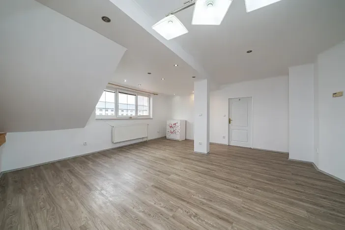 Prodej bytu 3+1, Olomouc, Chválkovická, 92 m2