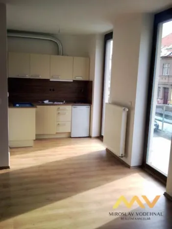 Pronájem bytu 2+kk, Hradec Králové, Balbínova, 45 m2