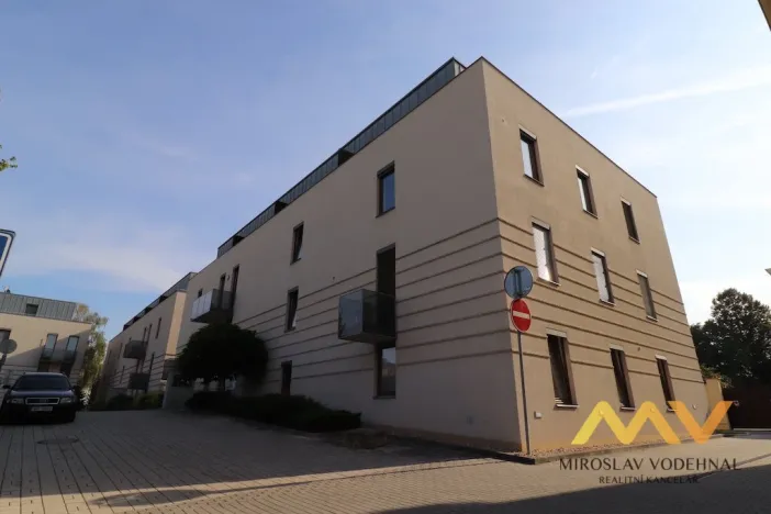 Pronájem bytu 2+kk, Hradec Králové, Balbínova, 45 m2