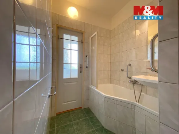 Pronájem bytu 2+1, Jindřichův Hradec - Jindřichův Hradec II, sídliště U Nádraží, 64 m2