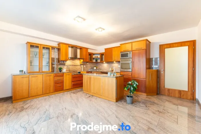 Pronájem bytu 3+1, Znojmo, náměstí Svobody, 95 m2