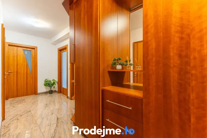 Pronájem bytu 3+1, Znojmo, náměstí Svobody, 95 m2