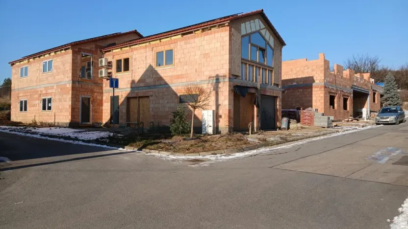 Prodej bytu 3+kk, Holubice, 81 m2