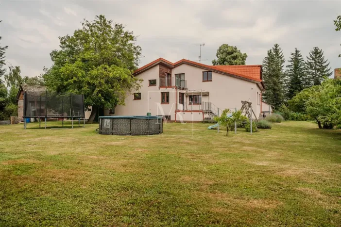 Prodej rodinného domu, Sulice - Želivec, Hlavní, 370 m2