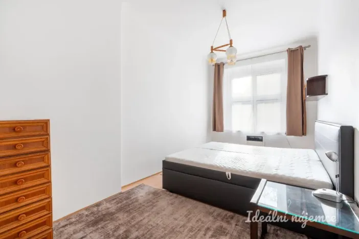 Pronájem bytu 1+1, Praha - Nusle, Pod lázní, 40 m2