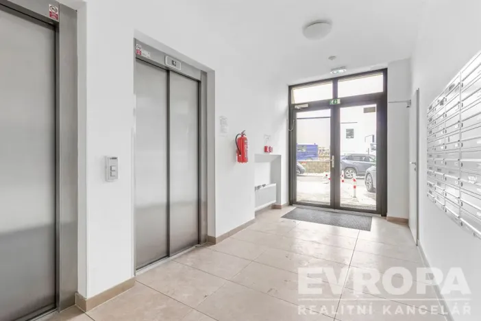 Prodej bytu 2+kk, Praha - Vysočany, Za Krejcárkem, 46 m2