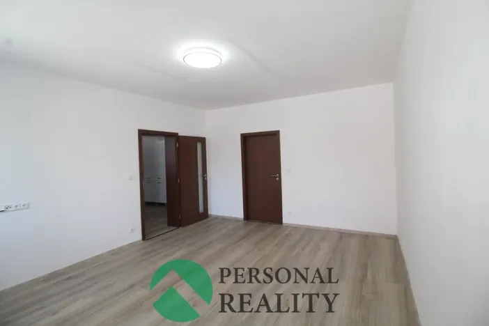 Pronájem bytu 2+1, Karlovy Vary, K Letišti, 57 m2