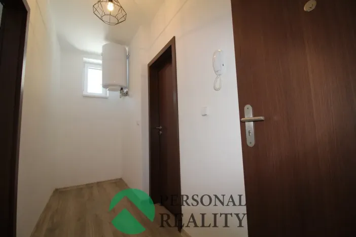 Pronájem bytu 2+1, Karlovy Vary, K Letišti, 57 m2