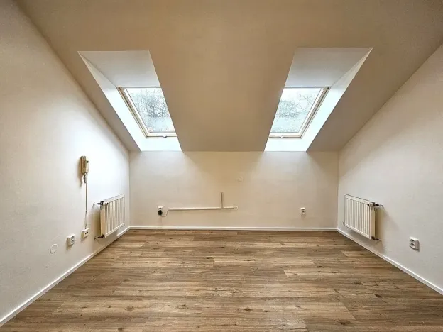 Pronájem kanceláře, Praha, Vinopalnická, 104 m2