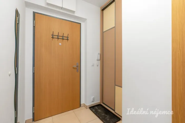 Pronájem bytu 1+kk, Praha - Řeporyje, Kakosova, 38 m2