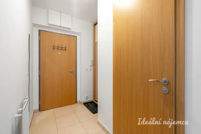 Pronájem bytu 1+kk, Praha - Řeporyje, Kakosova, 38 m2