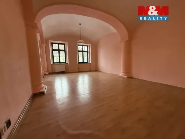 Pronájem bytu 1+1, Blatná, náměstí Míru, 55 m2