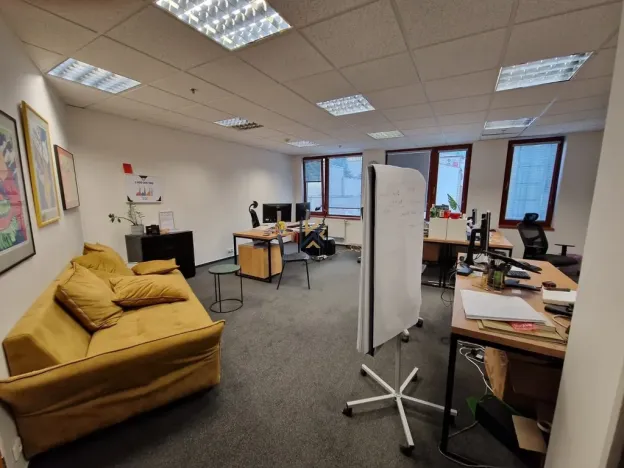 Pronájem kanceláře, Praha, Táborská, 238 m2