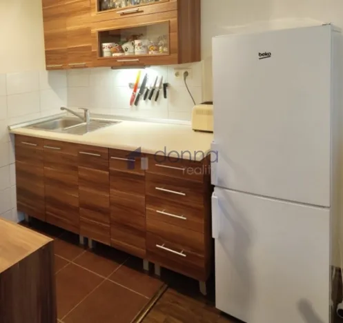 Pronájem bytu 1+kk, Praha, Na Ohradě, 31 m2