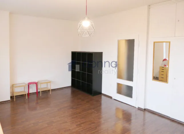 Pronájem bytu 1+kk, Praha, Na Ohradě, 31 m2