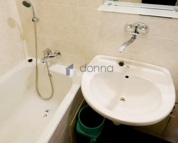 Pronájem bytu 1+kk, Praha, Na Ohradě, 31 m2