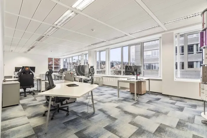 Pronájem kanceláře, Praha - Dejvice, Evropská, 318 m2