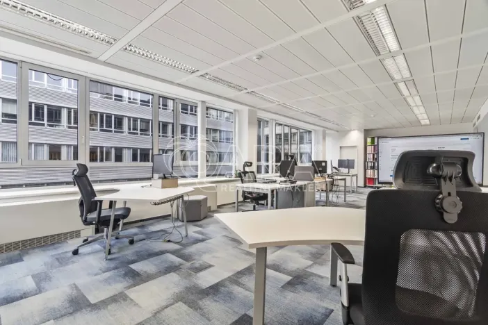 Pronájem kanceláře, Praha - Dejvice, Evropská, 318 m2