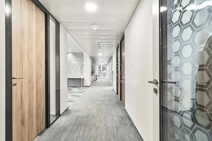 Pronájem kanceláře, Praha - Dejvice, Evropská, 236 m2