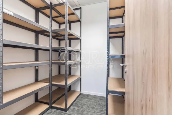 Pronájem kanceláře, Praha - Dejvice, Evropská, 236 m2