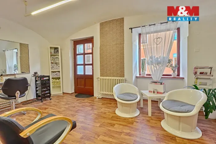 Pronájem obchodního prostoru, Čáslav - Čáslav-Staré Město, Váchova, 27 m2