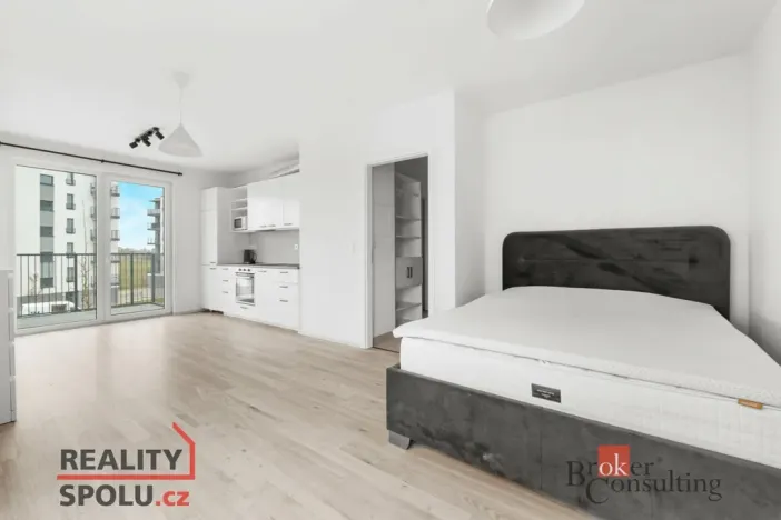 Pronájem bytu 1+kk, Plzeň - Skvrňany, Františka Kováříka, 41 m2