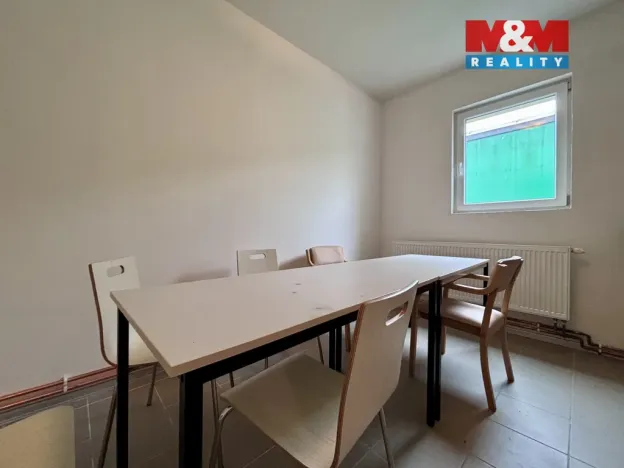 Pronájem skladu, Čestice, 650 m2